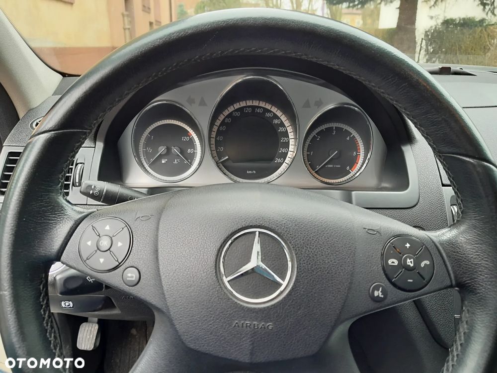 Mercedes-Benz Klasa C 200 CDI DPF Automatik Avantgarde - 3