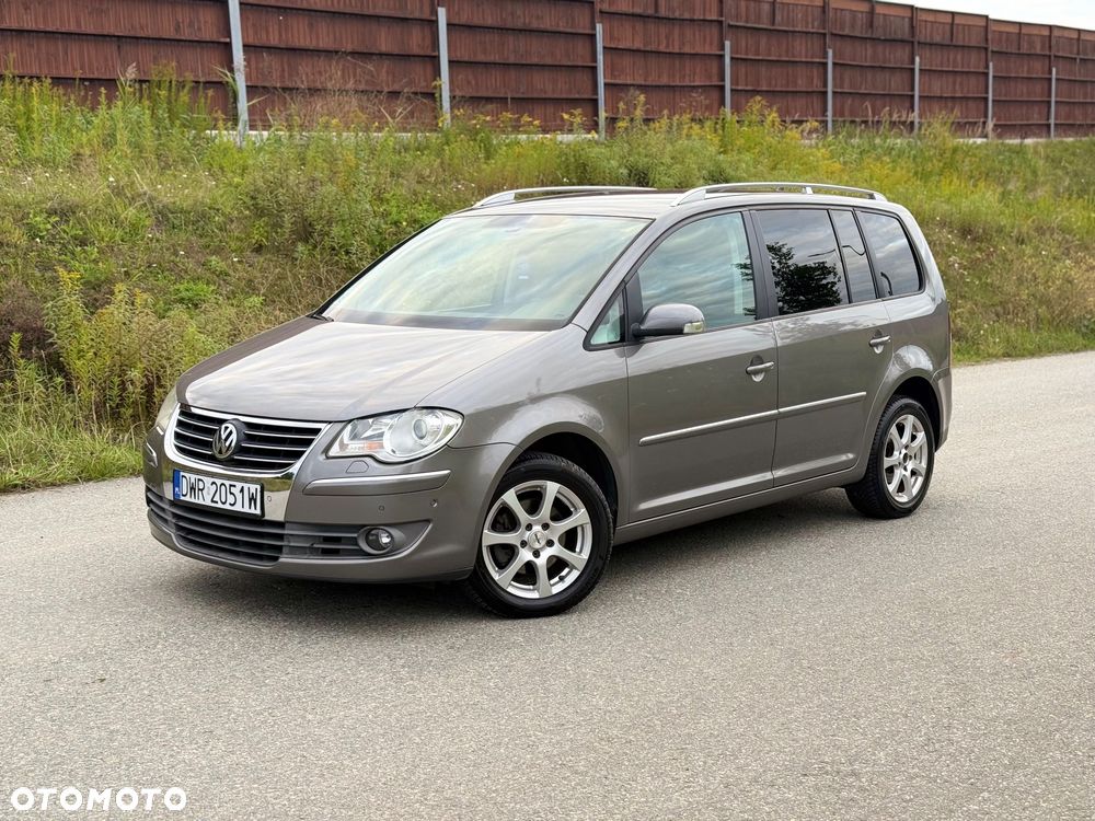 Volkswagen Touran - 1