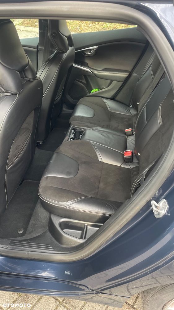 Volvo V40 D2 R Design - 12