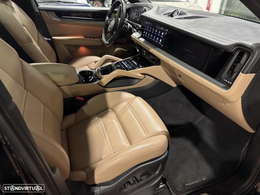 Porsche Cayenne Coupé E-Hybrid - 17