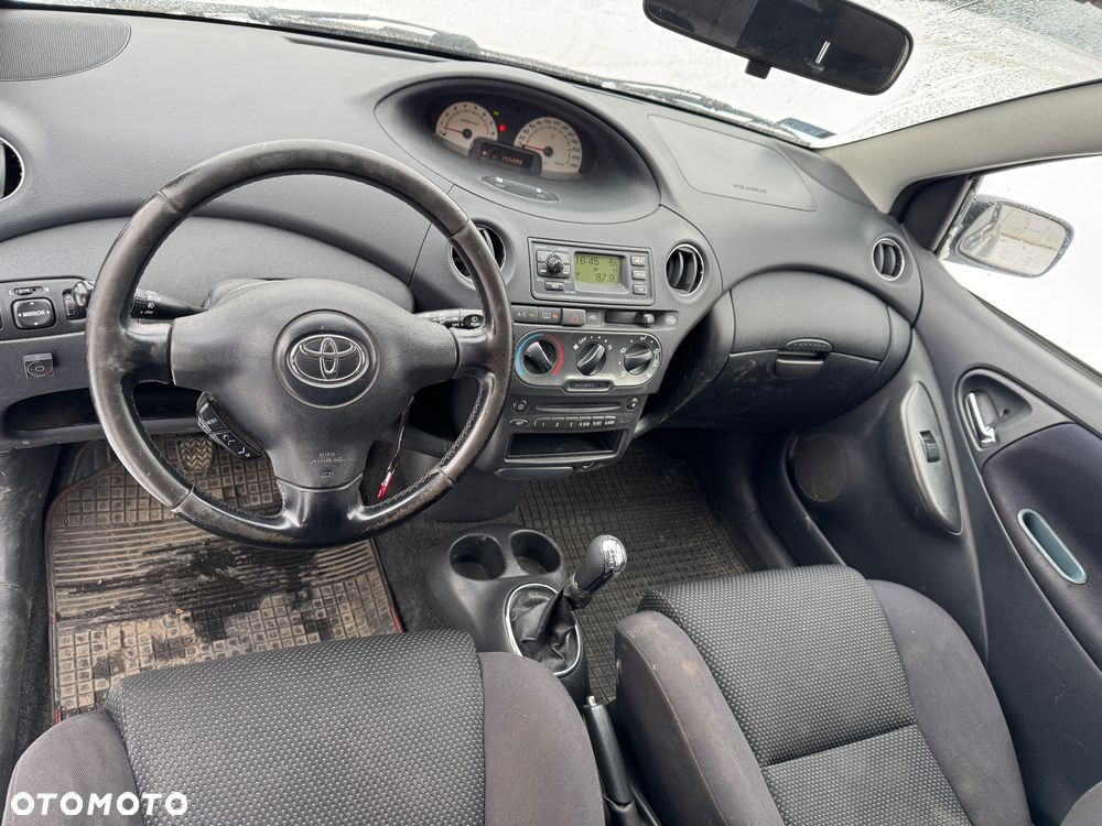 Toyota Yaris - 13