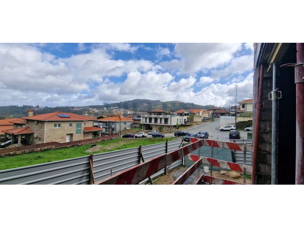Apartamento T2 em Alpendorada com Vista Rio - Grande imagem: 2/8