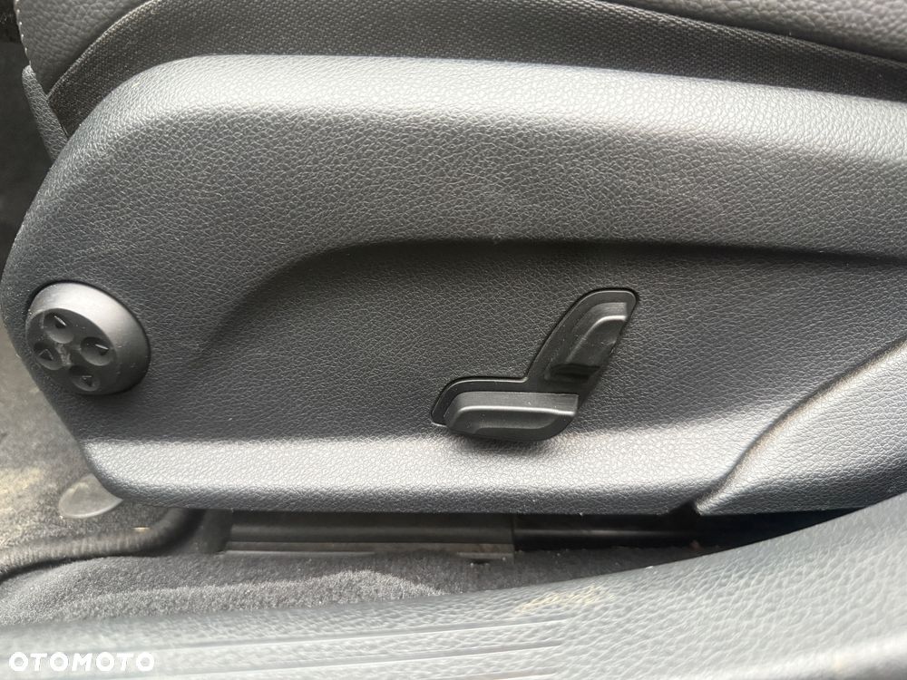 Mercedes-Benz Klasa C 220 (BlueTEC) d 7G-TRONIC AMG Line - 17