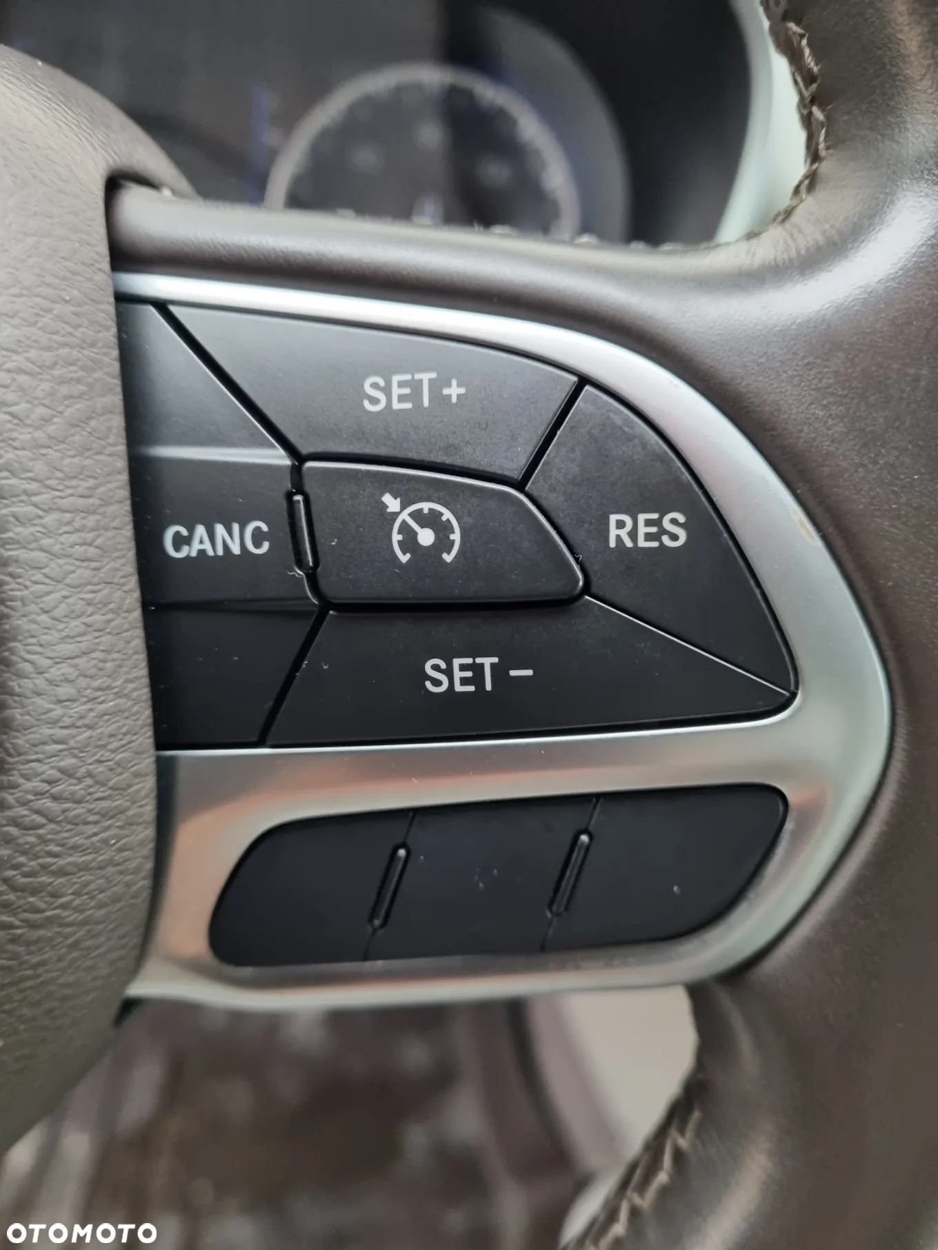 Chrysler Pacifica - 24