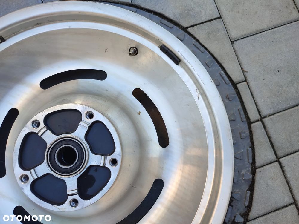 Felga tył Harley Davidson V-Road 18x5,5 - 5
