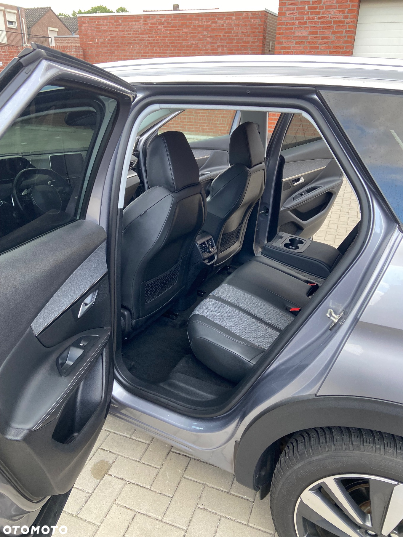 Peugeot 3008 1.2 PureTech GPF Active S&S EAT8 - 9