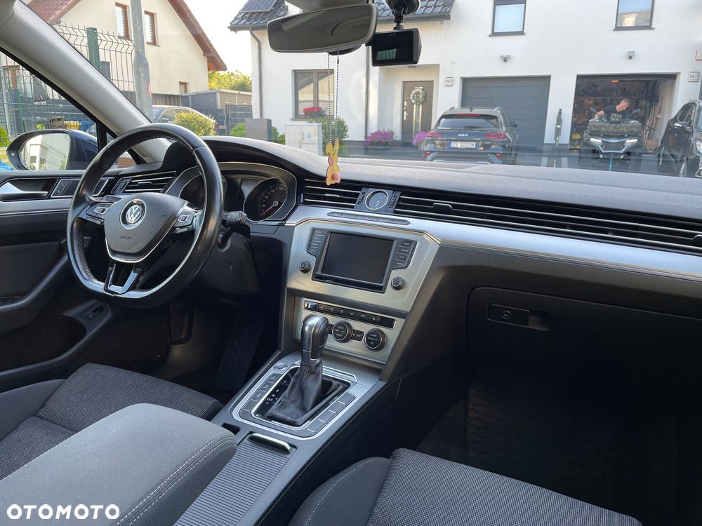 Volkswagen Passat 2.0 TDI SCR DSG Comfortline - 5
