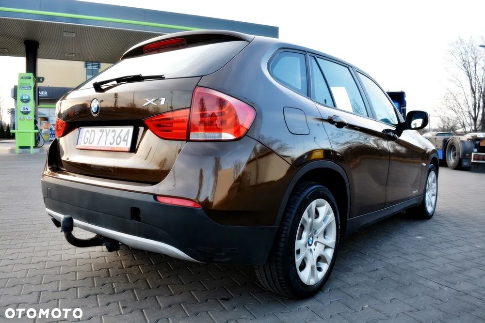 BMW X1 sDrive18d xLine - 12