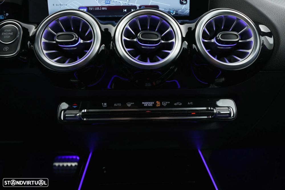 Mercedes-Benz GLA 180 d AMG Line - 25