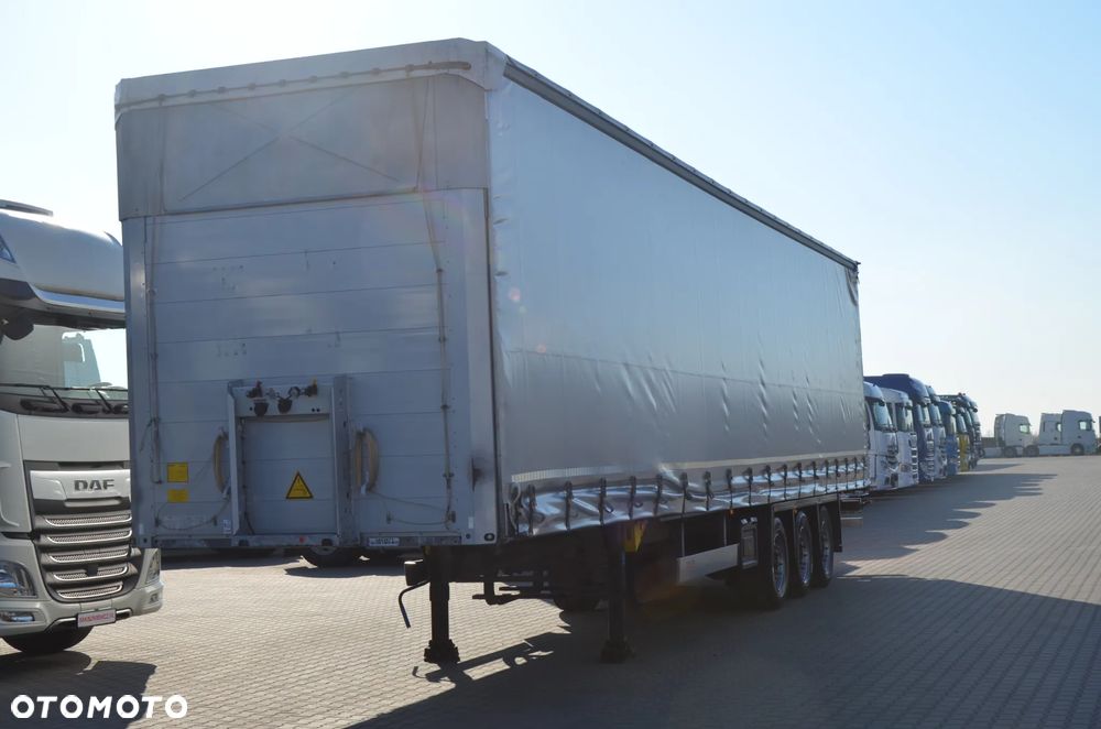 Schmitz Cargobull VARIOS / 2 POZIOMY JAZDY / OŚ PODNOSZONA / DACH POD. /  CODE XL / OCYNK 3671 - 2