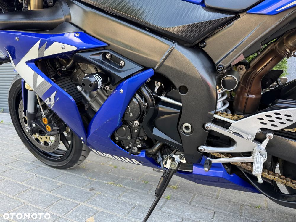 Yamaha R1 - 37
