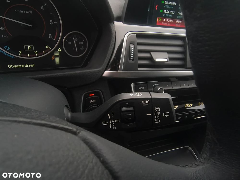 BMW Seria 3 320d Touring Sport Line - 25