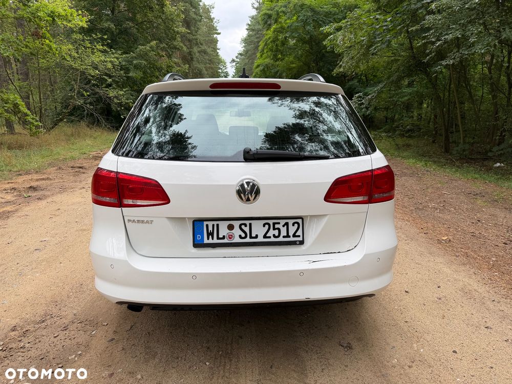 Volkswagen Passat 1.6 TDI Comfortline - 4