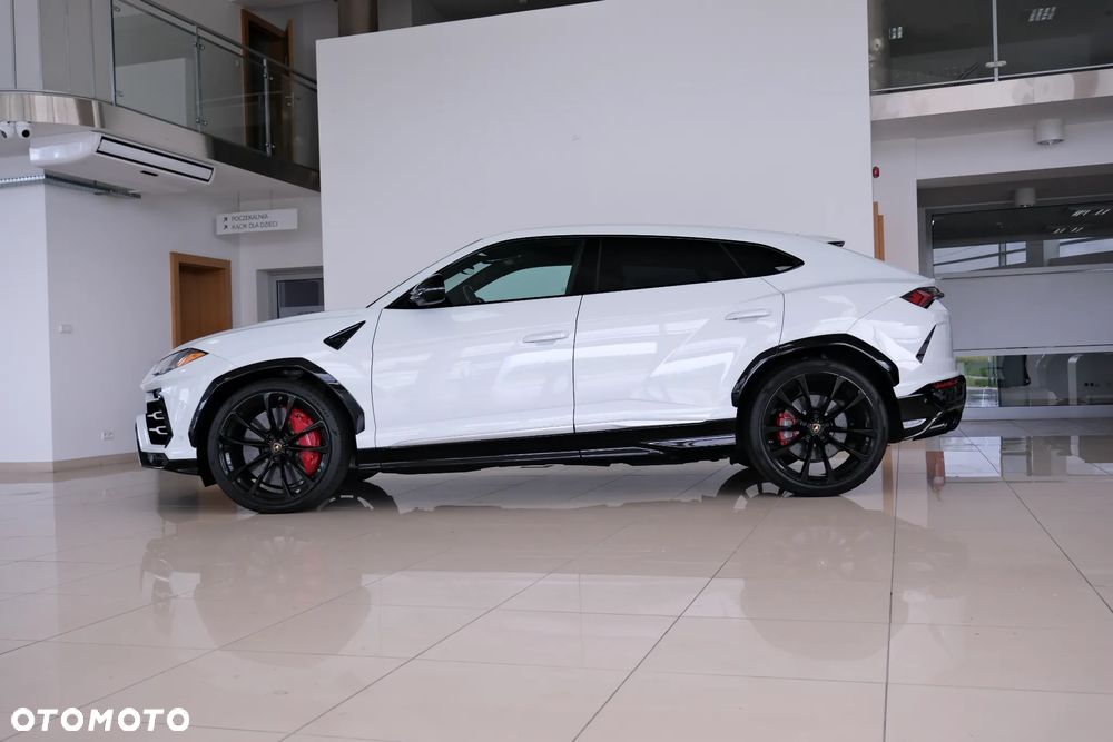 Lamborghini Urus - 12