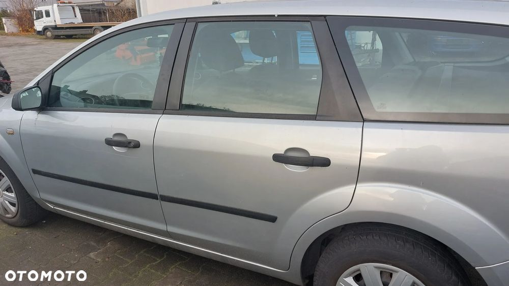 Ford Focus MK2 kombi na części 2006 1,6d 2004 1,6 b drzwi szyby fotele maska błotnik klapa itp - 16