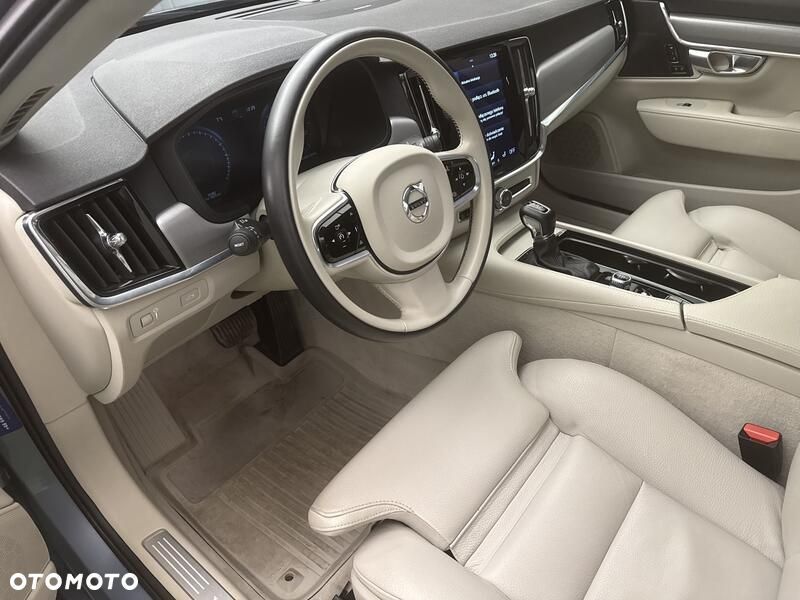Volvo S90 D4 SCR Momentum Pro - 10
