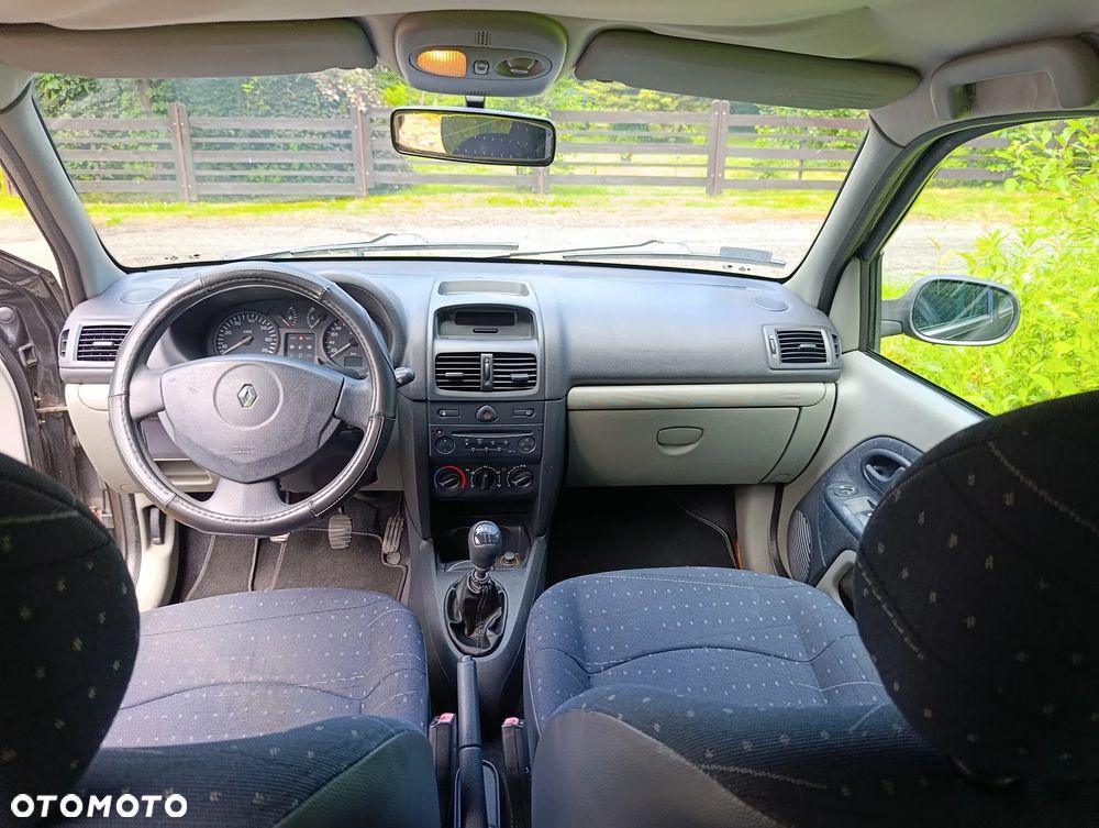 Renault Clio 1.2 16V Confort Authentique - 4