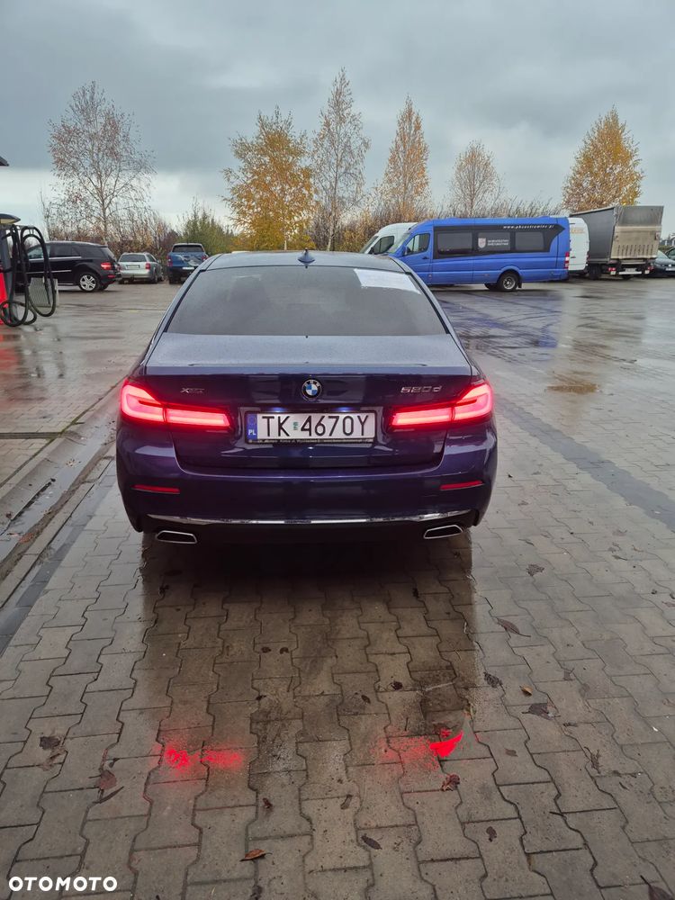 BMW Seria 5 520d xDrive Luxury Line - 9