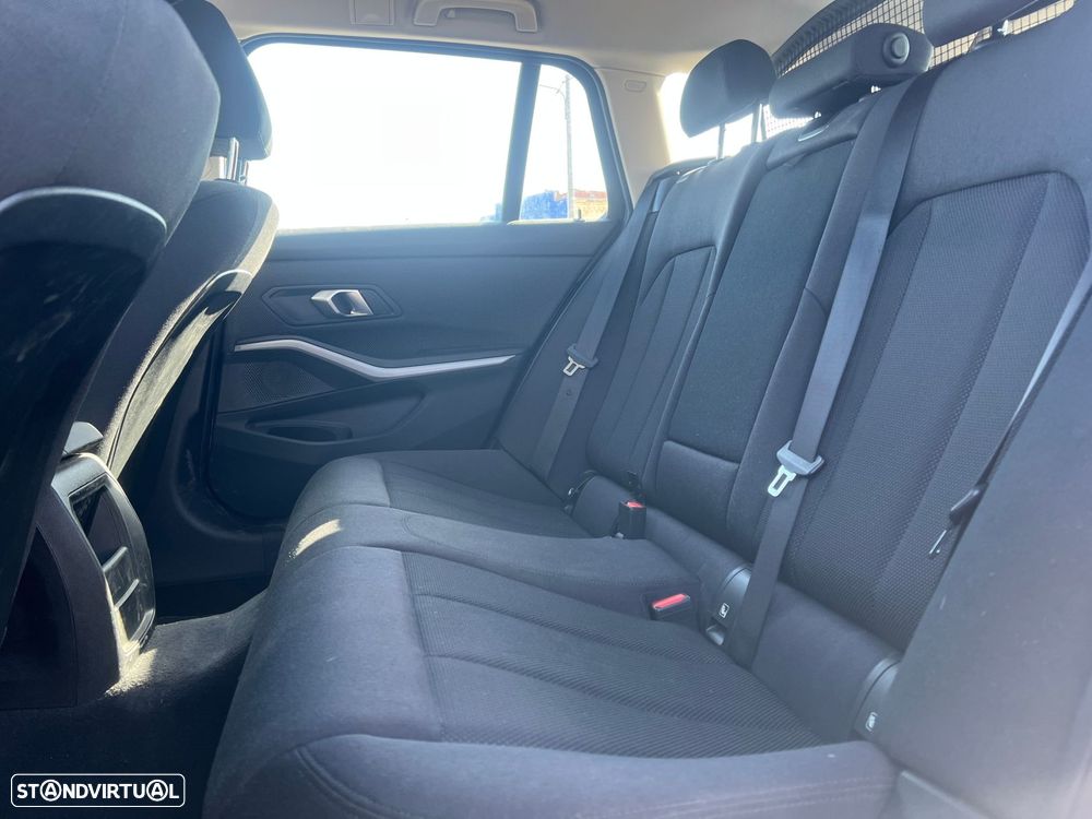 BMW 318 d Touring Line Sport - 11