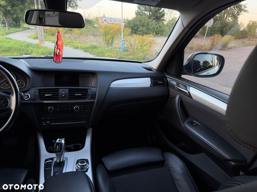 BMW X3 sDrive18d - 14