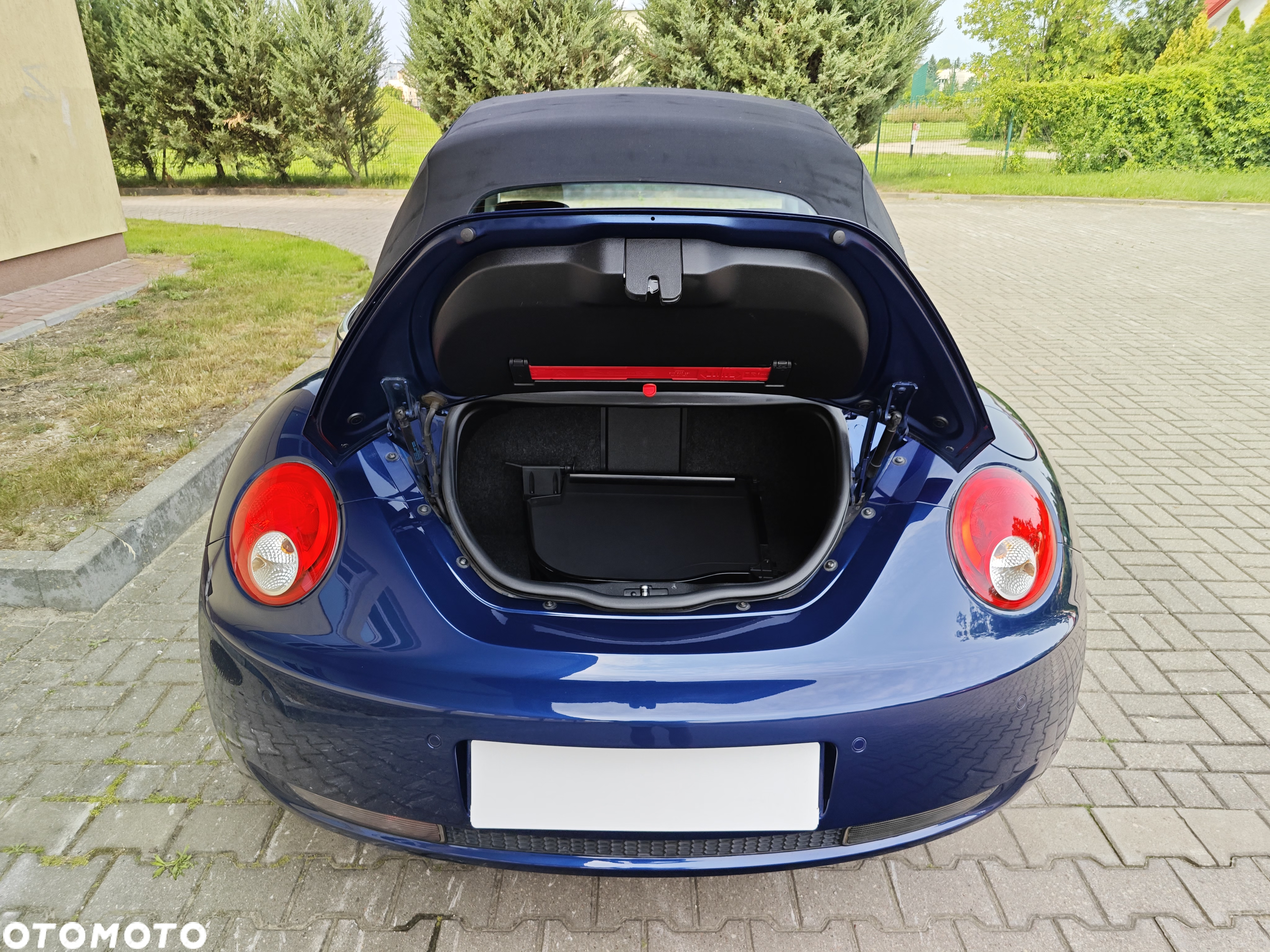 Volkswagen New Beetle Cabriolet 1.6 Freestyle - 23