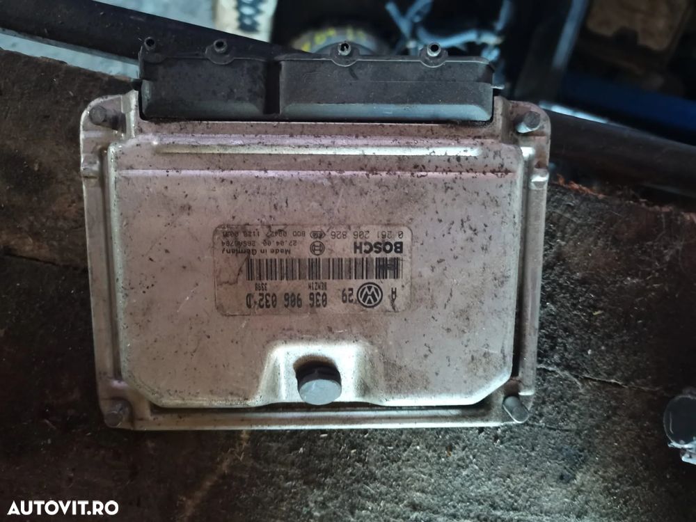 Calculator Motor Bosch ECU 036906032D / 0261206826 Volkswagen VW Golf 4 - 1