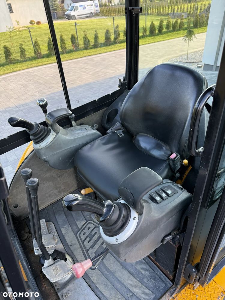 JCB 8025 - 19