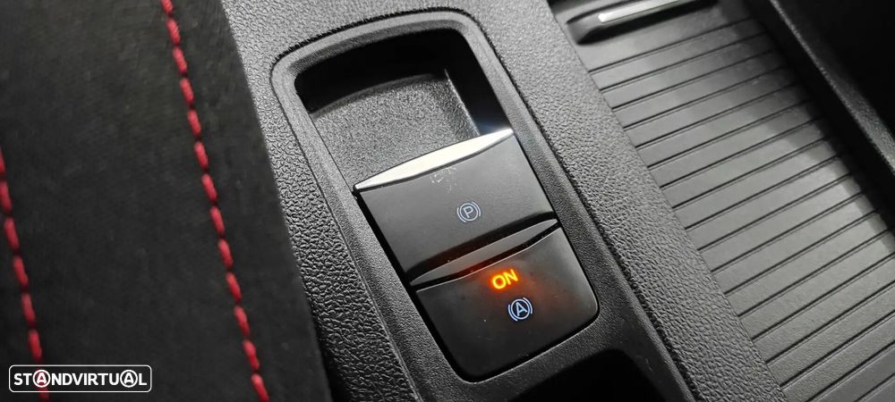 Ford Focus 1.0 EcoBoost MHEV ST-Line - 36