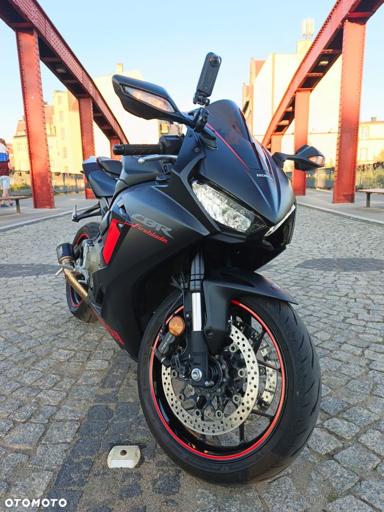 Honda CBR - 3