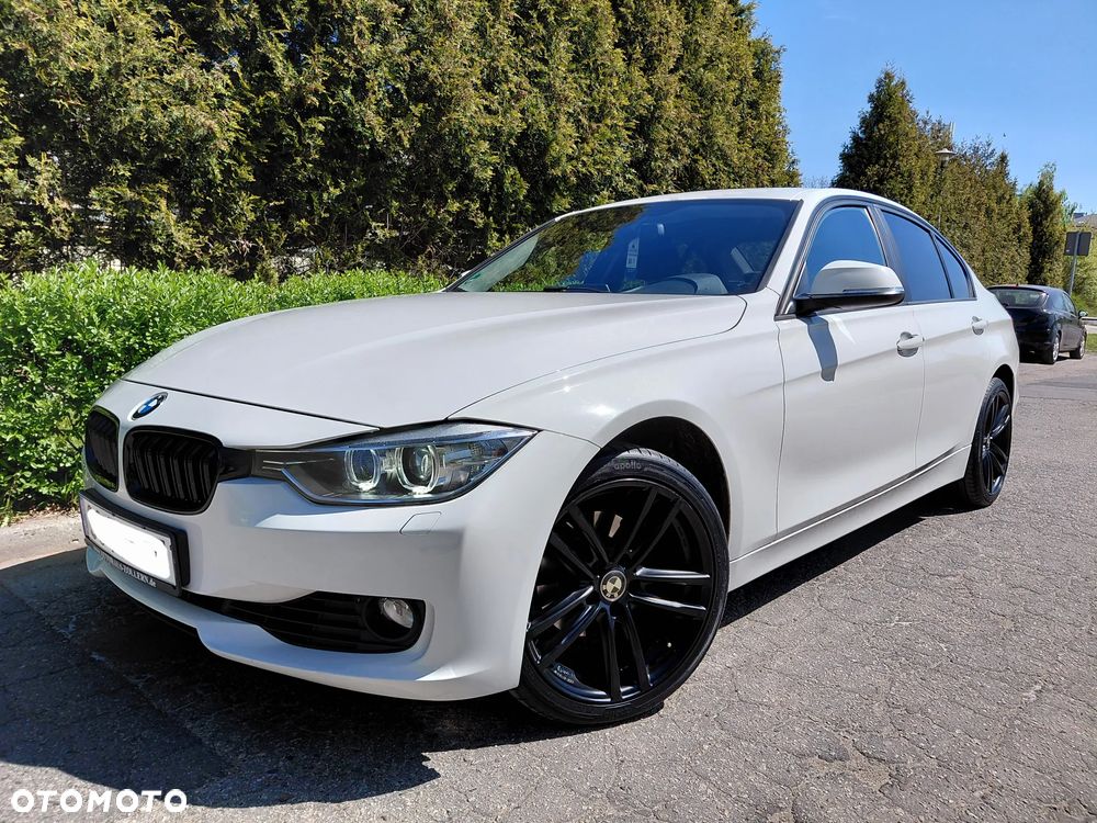 BMW Seria 3 320i Sport Line - 37