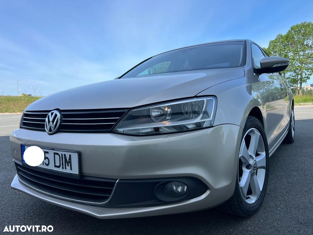 Volkswagen Jetta 2.0 TDI CR DPF Highline - 9