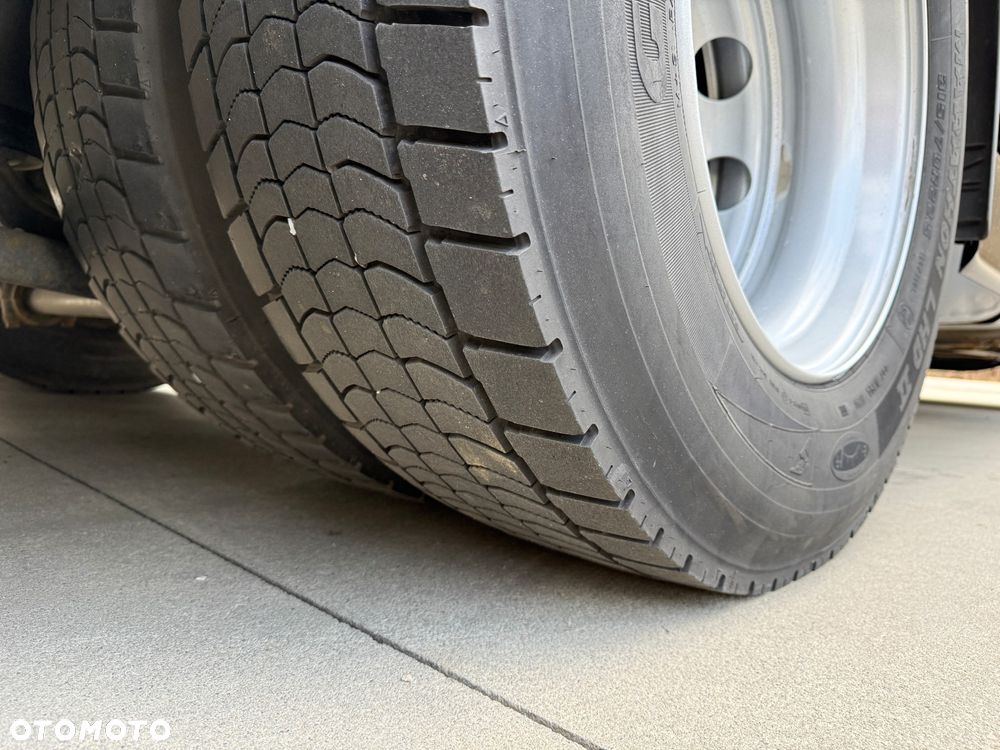 MAN TGS 26.320 6x2 // Oś skrętna i podnoszona // Zabudowa 8.30 // Specjalny //Burty // Winda // - 37