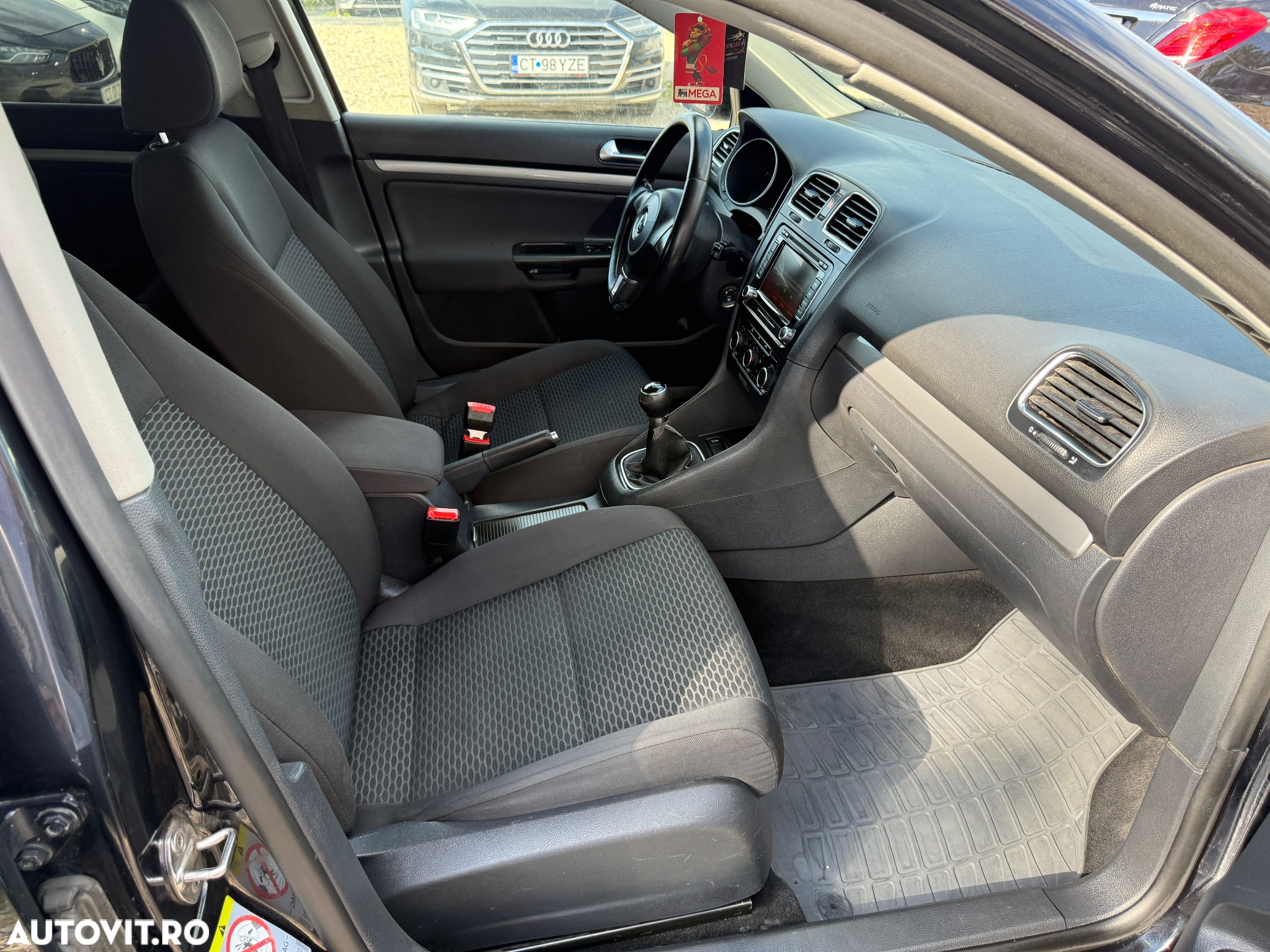 Volkswagen Golf Variant 1.6 TDI DPF Trendline - 21
