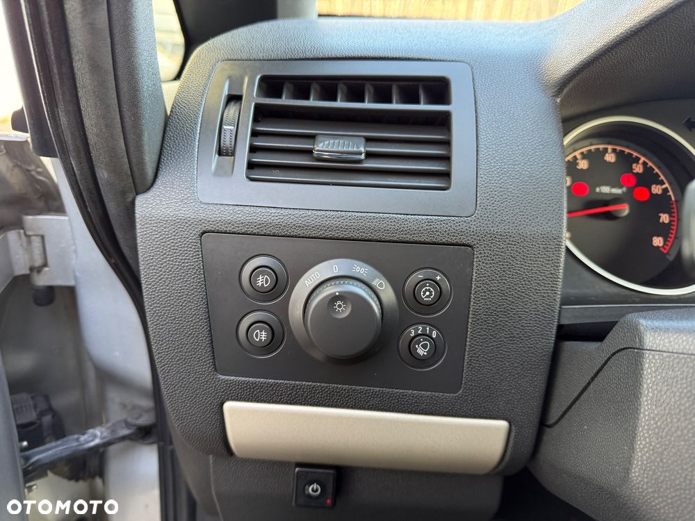 Opel Zafira 1.6 16V Comfort - 32