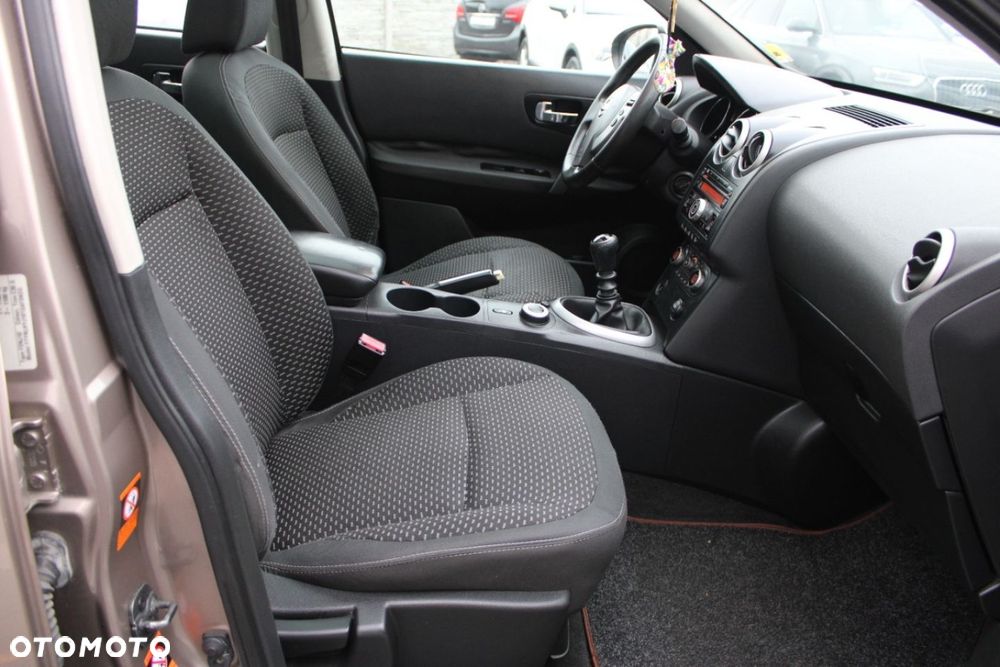 Nissan Qashqai 2.0 dCi 4 x 4 DPF tekna - 30