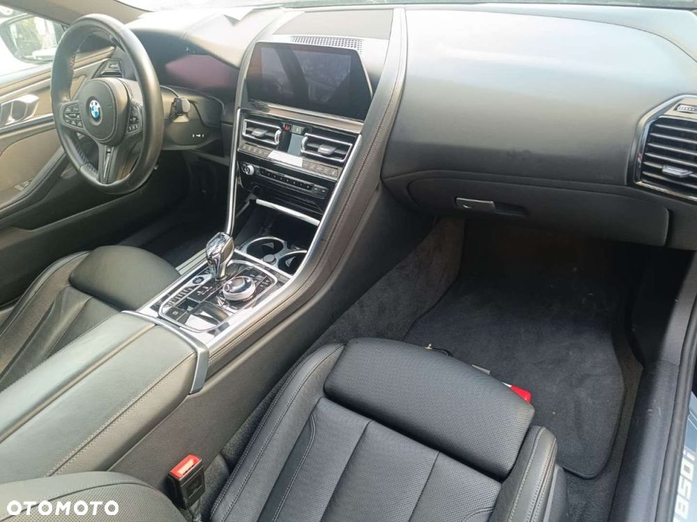 BMW Seria 8 - 28