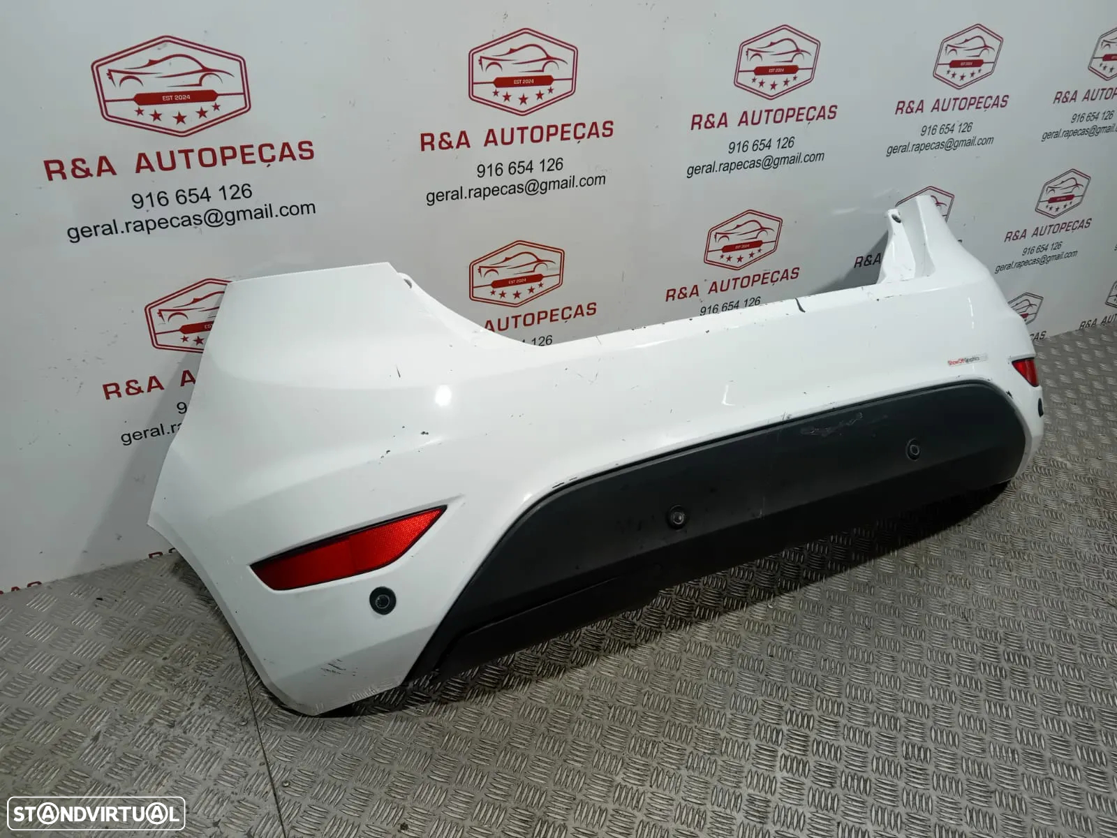 Parachoques Tras Ford Fiesta MK6 - 2