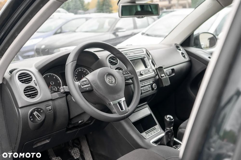 Volkswagen Tiguan 2.0 TDI DPF 4Motion BlueMotion Technology Track & Style Lounge - 12