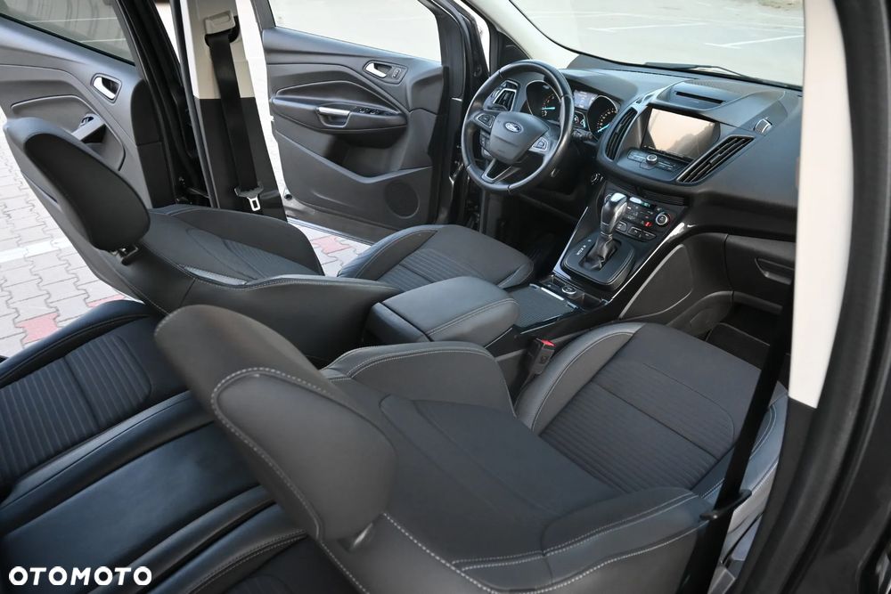 Ford Kuga 1.5 EcoBoost 4WD Titanium - 37