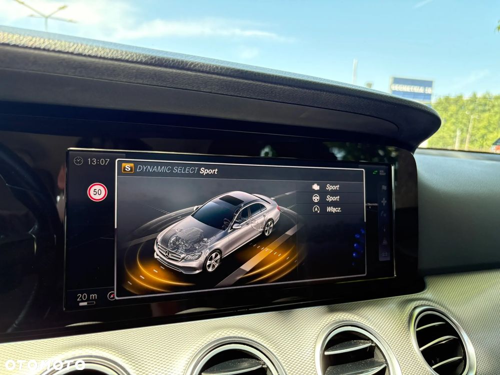 Mercedes-Benz Klasa E 220 d 9G-TRONIC - 21
