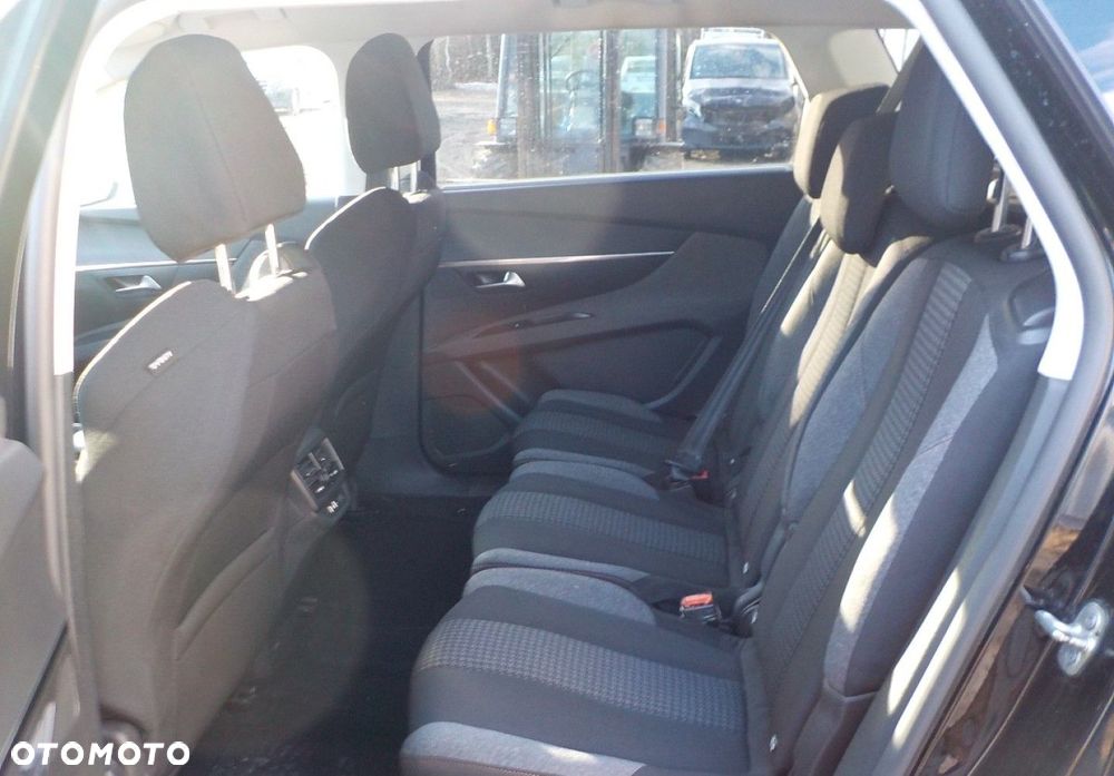 Peugeot 5008 - 17