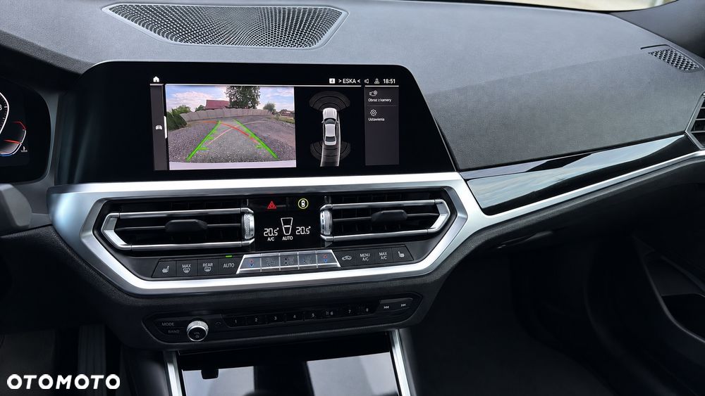 BMW Seria 3 330i Sport Line - 9