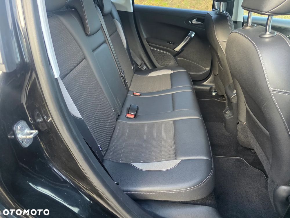 Peugeot 2008 1.2 Pure Tech Allure S&S EAT6 - 18