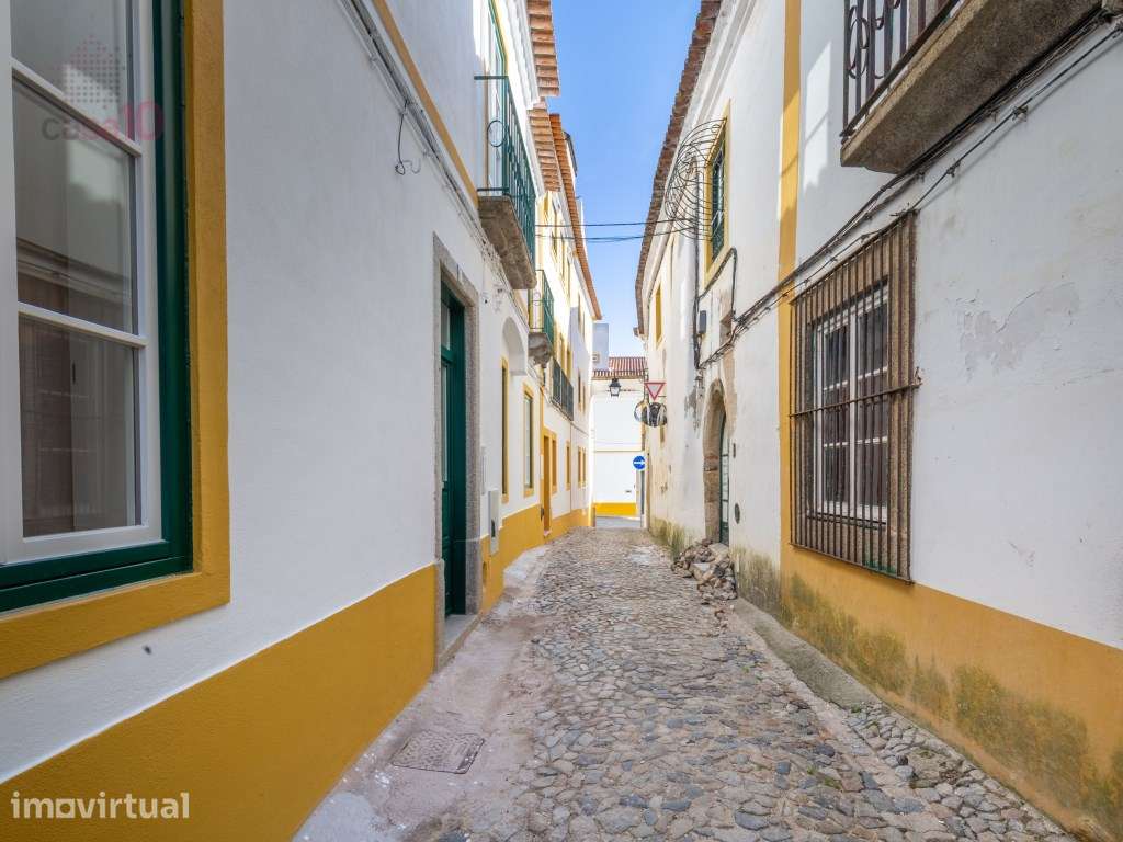 Vende-se Prédio no Coração de Évora: Charme Histórico e Modernidade... - Grande imagem: 3/60