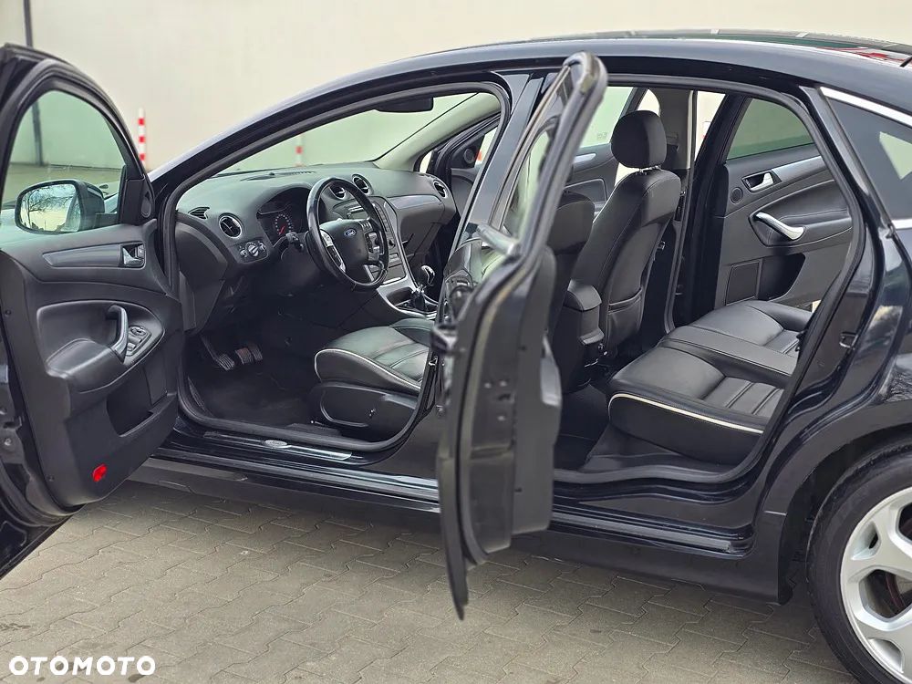 Ford Mondeo - 12
