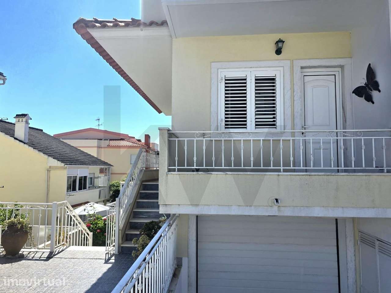 Moradia T3 com Garagem, Quintal e Jardim – a 10 minutos das Praias - Grande imagem: 2/34