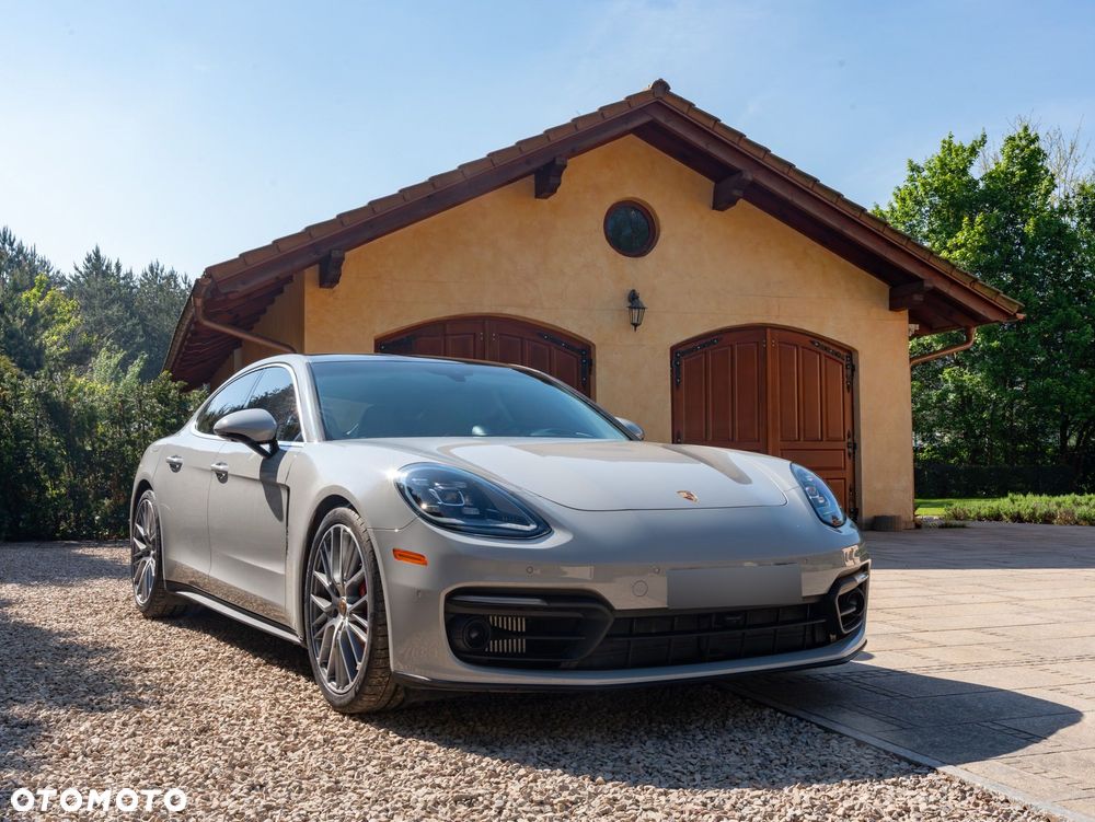Porsche Panamera - 18