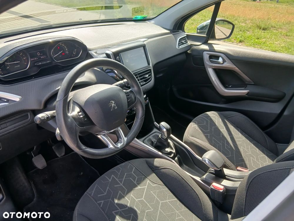 Peugeot 2008 PureTech 82 Allure - 9