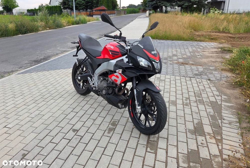 Aprilia Tuono - 10