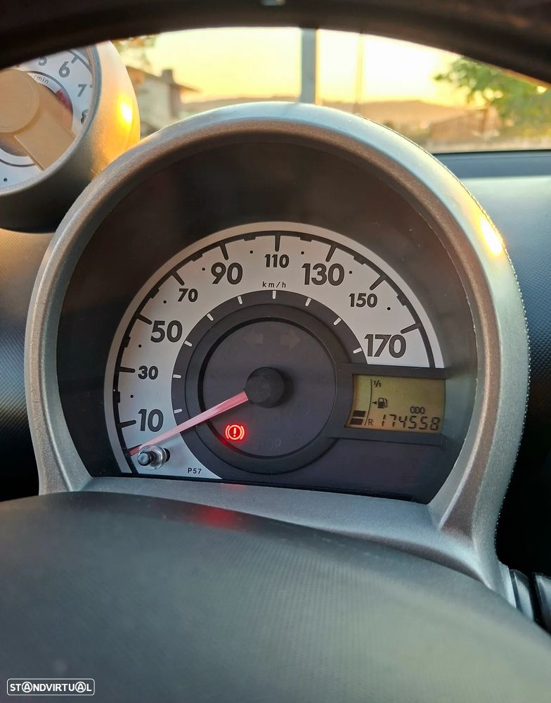 Peugeot 107 1.0 Urban - 12
